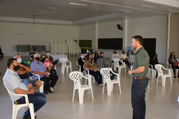 COPAGRIL: Suinocultores participam de palestra sobre manejo de creche