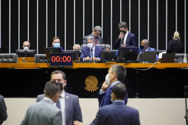 LEGISLACÃO: Câmara aprova valor fixo para cobrança de ICMS sobre combustíveis