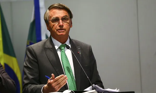 ECONOMIA: Presidente edita decreto que regulamenta o Auxílio Brasil