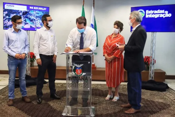 INFRAESTRUTURA: Governador autoriza R$ 10 milhões para pavimentação de estradas rurais em oito municípios