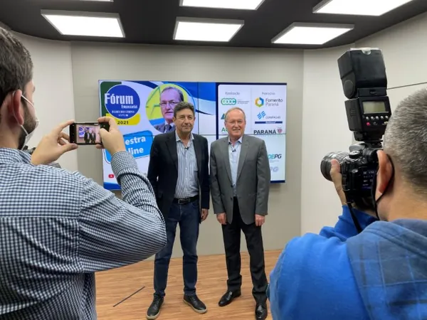 PONTA GROSSA: Cooperativismo foi tema do Fórum Empresarial do jornal Diário dos Campos