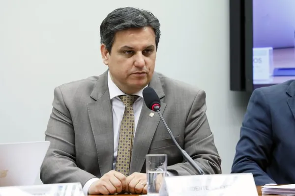 LEGISLATIVO: Comissão aprova novo prazo para regularização rural e mudanças no Código Florestal