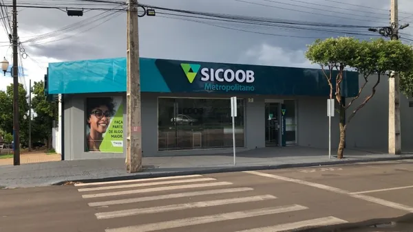 SICOOB METROPOLITANO: Agência é reinaugurada em Rondon
