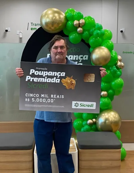 SICREDI VALE DO PIQUIRI: Prêmio da campanha da poupança é entregue a associado de Ubiratã (PR)