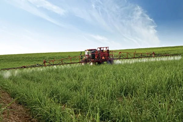 DEFESA AGROPECUÁRIA: Portaria regulamenta critérios para priorizar análise de registros de agrotóxicos