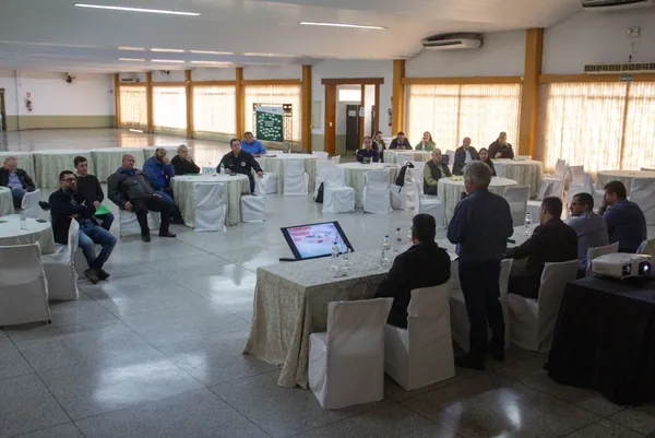 RAMO TRANSPORTE: Sistema Ocepar promove Fórum de Dirigentes em Mandaguari; Rodocoop foi a anfitriã