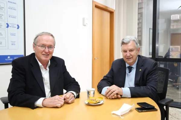 VISITA: Senador Luis Carlos Heinze destaca força da organização cooperativista do Paraná