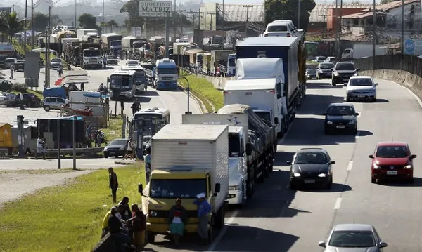 AUXÍLIO: Benefício para caminhoneiros começa a ser pago em 9 de agosto