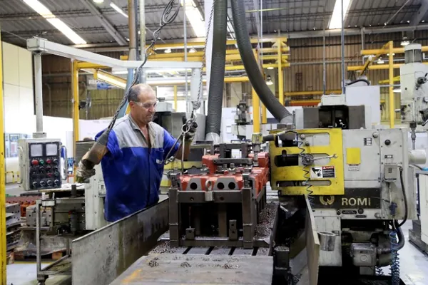 CAGED: Paraná cria 54 mil novos empregos com carteira assinada no primeiro quadrimestre