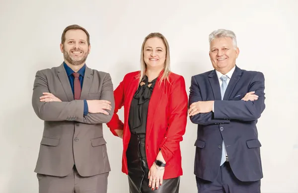CRÉDITO: Toma posse novo conselho e diretoria da Sicredi Iguaçu PR/SC/SP