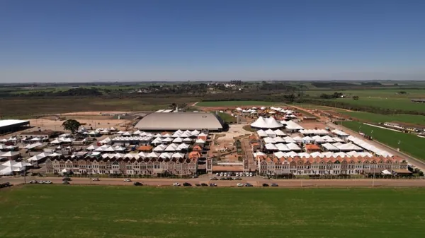 AGROLEITE 2023: Evento terá intensa agenda de fóruns e painéis; presidente do Sistema Ocepar prestigia a abertura, nesta terça-feira 