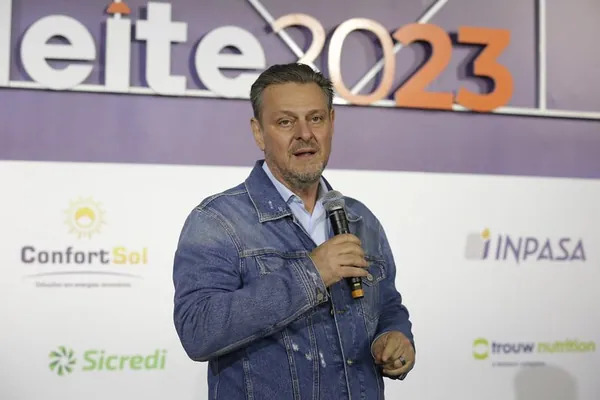 AGROLEITE 2023: Ministro da Agricultura anuncia compra de leite e extensão do período de plantio de soja