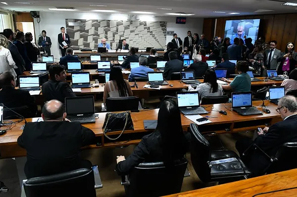 LEGISLAÇÃO: CAE adia para a próxima terça desoneração da folha de pagamento