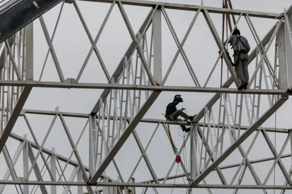 CAGED: Paraná gera 100 mil empregos em nove meses e se consolida como líder da região Sul