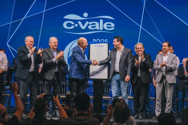 AGRO: C.Vale inaugura esmagadora de soja de R$ 1 bilhão no PR