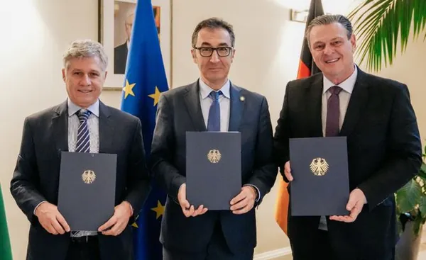 MAPA: Ministro Carlos Fávaro assina acordos bilaterais com a Alemanha