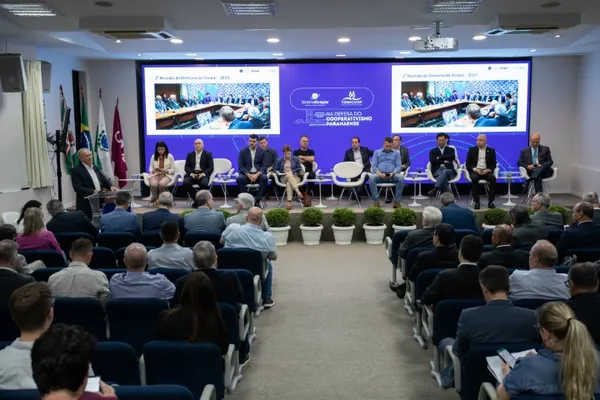 REPRESENTAÇÃO POLÍTICA: Parlamentares se comprometem a defender o cooperativismo no Congresso e na Alep