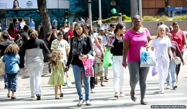 ECONOMIA: Desemprego global deve cair em 2024, mas progresso lento preocupa OIT
