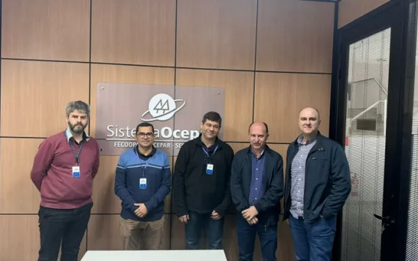 Reunião no Sistema Ocepar discute estreitamento da relação entre empresários do sudoeste e o cooperativismo   