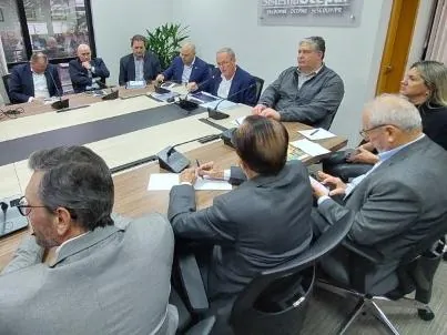 Estudo da Fiep sobre infraestrutura e logística é apresentado aos diretores do Sistema Ocepar