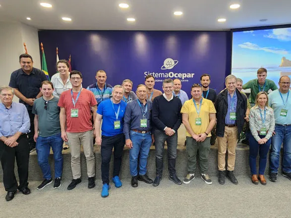 Cooperativistas argentinos conhecem cooperativismo do PR