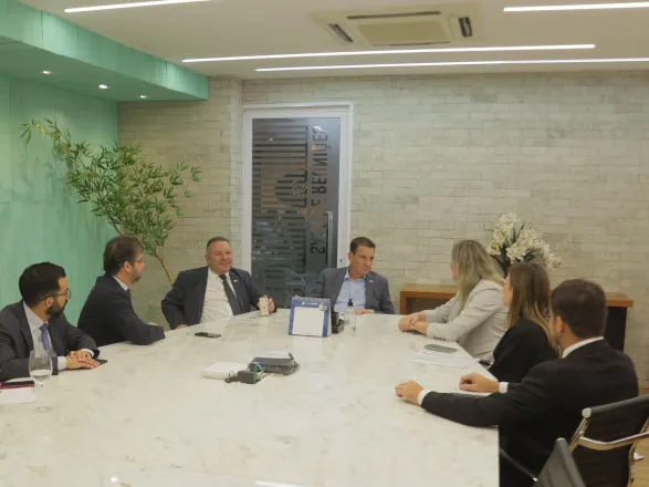 Reforma Tributária: senador Vanderlan recebe Sistema OCB