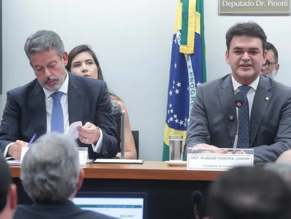 Comissão especial vai analisar ampliação da isenção do Imposto de Renda