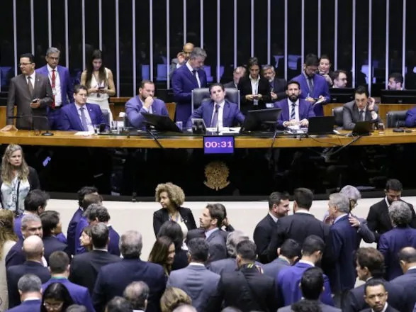 Câmara aprova projeto que isenta do Imposto de Renda quem ganha até R$ 5 mil por mês