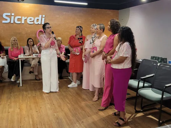 Espaço Dexis recepciona mulheres para celebrar o Outubro Rosa