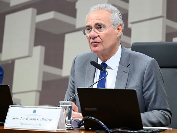 Renan anuncia mudanças em projeto sobre isenção de Imposto de Renda