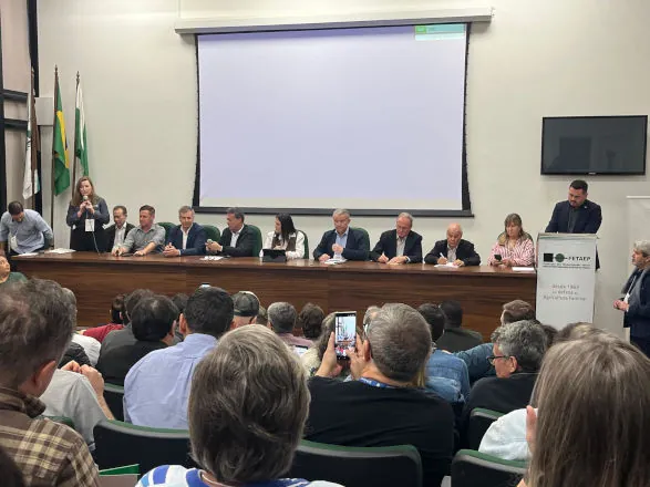 Ricken participa de Conferência da Extensão Rural para a Agricultura Familiar