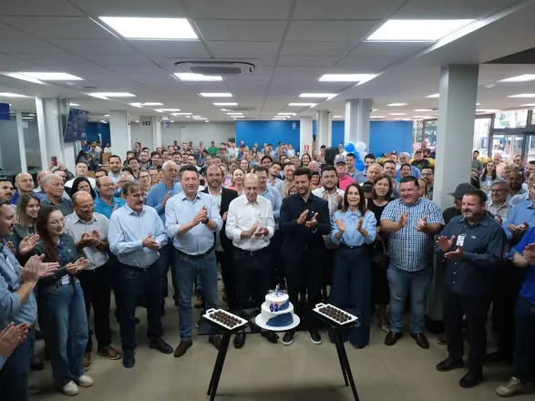 Café da manhã marca 62 anos da C.Vale