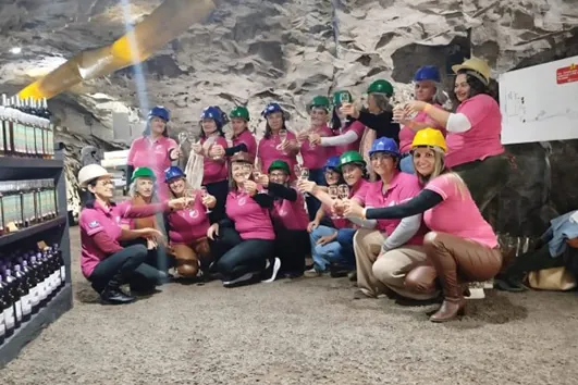 Núcleo feminino da Coprossel visita Ametista do Sul-RS