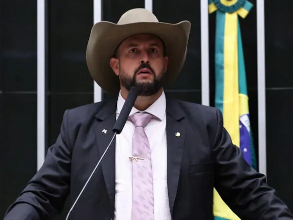 Câmara aprova MP sobre piso do frete e inclui anistia a multas por bloqueio de estradas