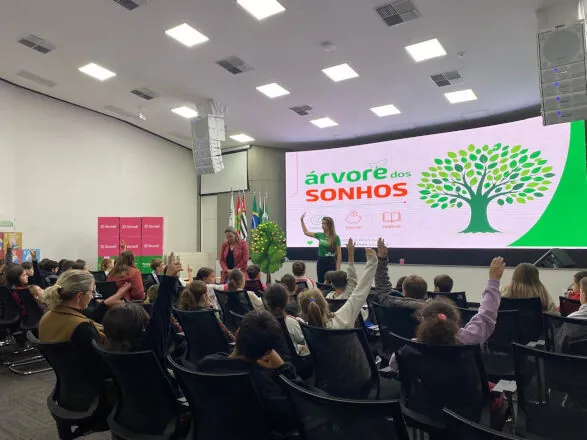 Endividamento das famílias brasileiras bate recorde e reforça importância da educação financeira