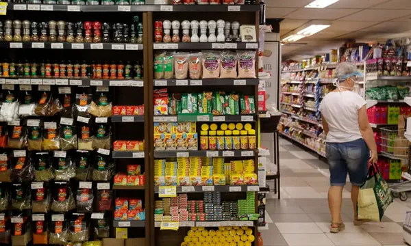 Fabricação de produto alimentício gerou mais emprego em 2024, diz IBGE