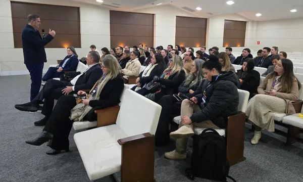 Cooperativas paranaenses reunidas para debater Diversidade, Inclusão e Equidade