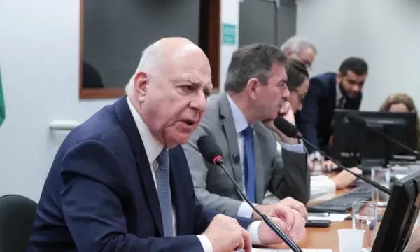 Comissão especial aprova aumento de repasses para municípios e criação de fundos para Sul e Sudeste