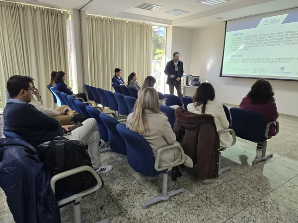Programa de Educação Política reúne cooperativistas em Curitiba para alinhar ações 