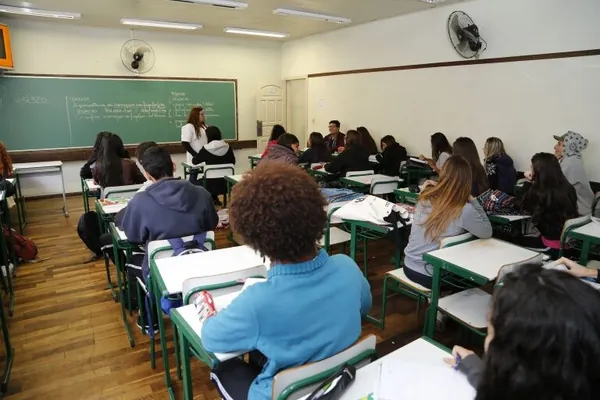 Nova lei inclui educação política e direitos da cidadania no currículo do ensino básico