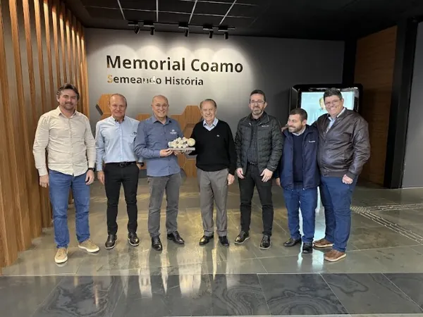 Presidente da Ocesc conhece governança corporativa da Coamo e Credicoamo 