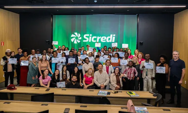 Sicredi certifica mais de 100 estrangeiros em curso de língua portuguesa 
