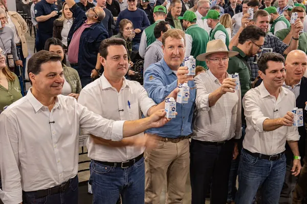 Agroleite 2026 abre oficialmente com anúncio do curso de Medicina Veterinária