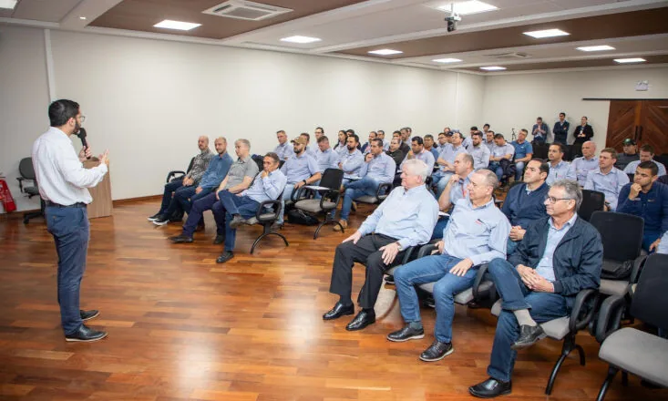 Profissionais da Copacol iniciam pós-graduação em Gestão de Armazenagem de Grãos