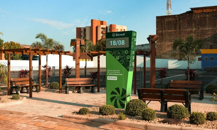 Sicredi inaugura estacionamento e praça de convivência em Marechal Cândido Rondon