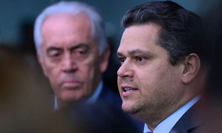 PECs do fim da escala 6x1 e da segurança pública chegam à CCJ do Senado