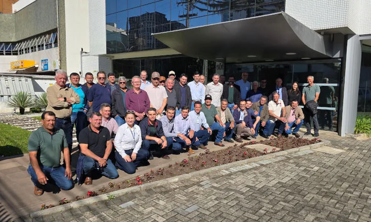 Sistema Ocepar recebe integrantes de Comitês Educativos da Coamo para visita técnica