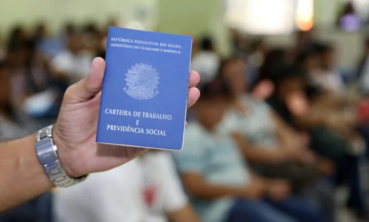 PNAD Contínua: desocupação é de 5,3% e subutilização é de 13,0% no trimestre encerrado em julho