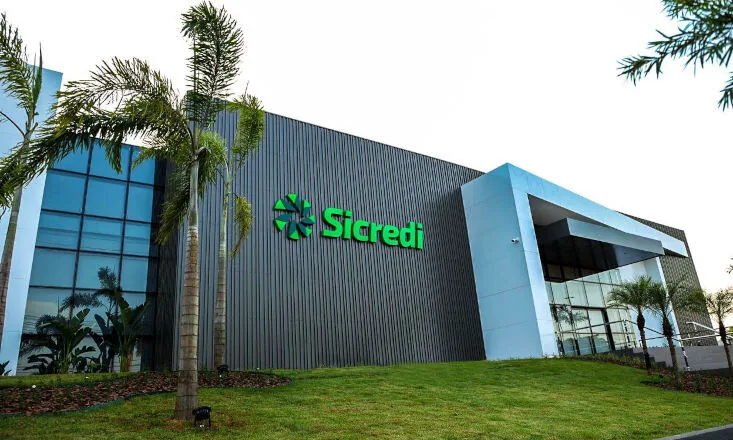 Sicredi Vale do Piquiri Abcd PR/SP alcança a marca de 300 mil associados 