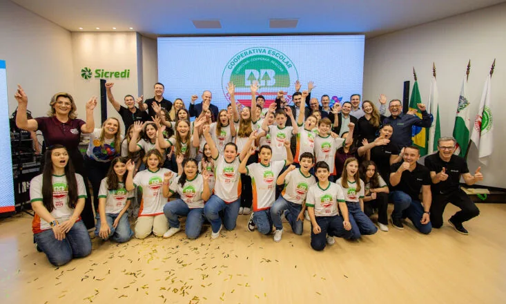 Sicredi Aliança PR/SP lança Programa Cooperativas Escolares em Marechal Cândido Rondon com a fundação da primeira cooperativa